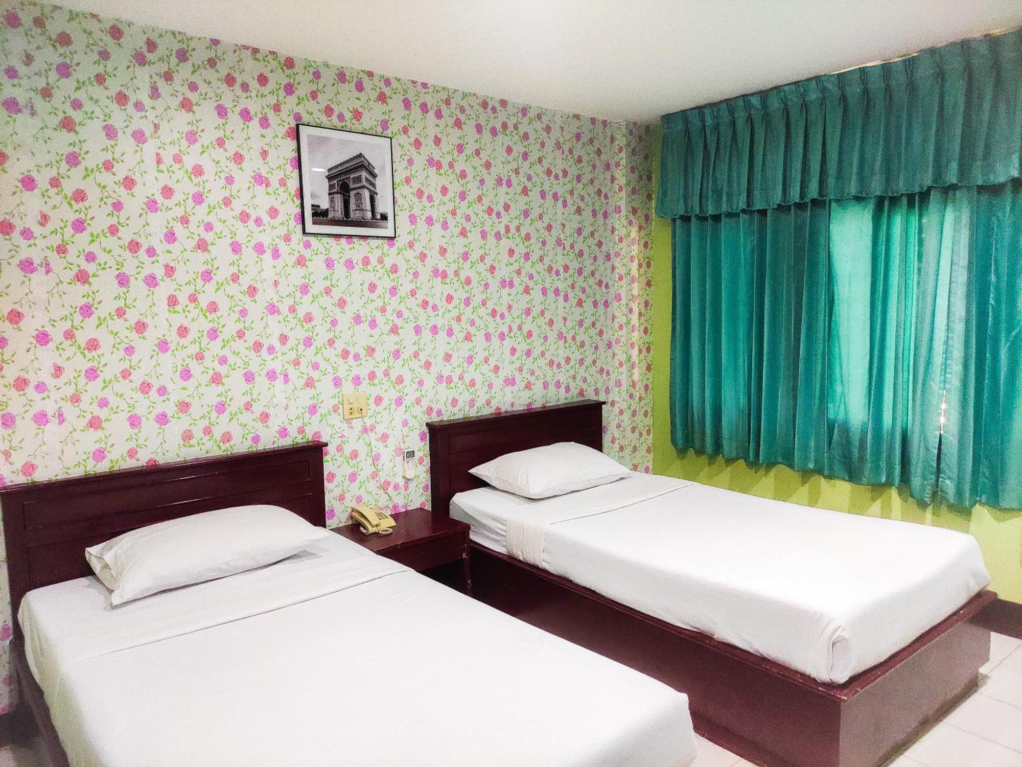 Woodlands Inn 曼谷 外观 照片